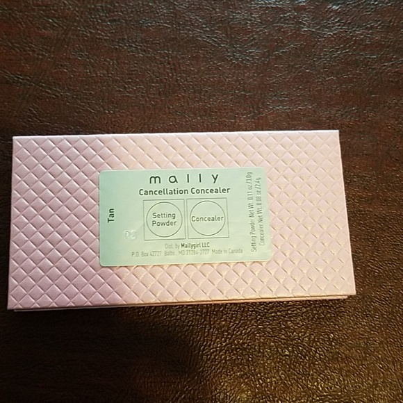 New mally cancellation concealer in tan shade - Picture 3 of 3